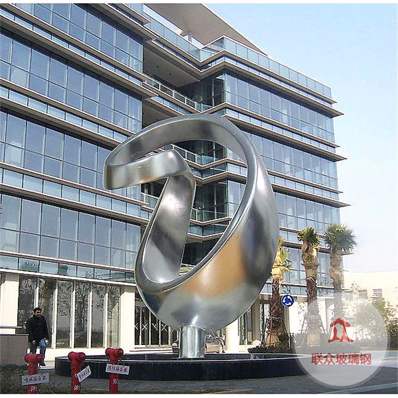 大型不锈钢雕塑定制户外园林月亮鹿镂空球小鱼圆环景观雕塑大摆件