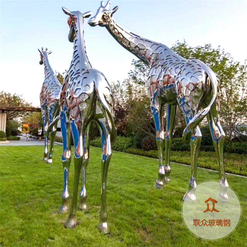 定制不锈钢雕塑几何镜面鹿镂空动物景观园林房地产售楼部公园摆件