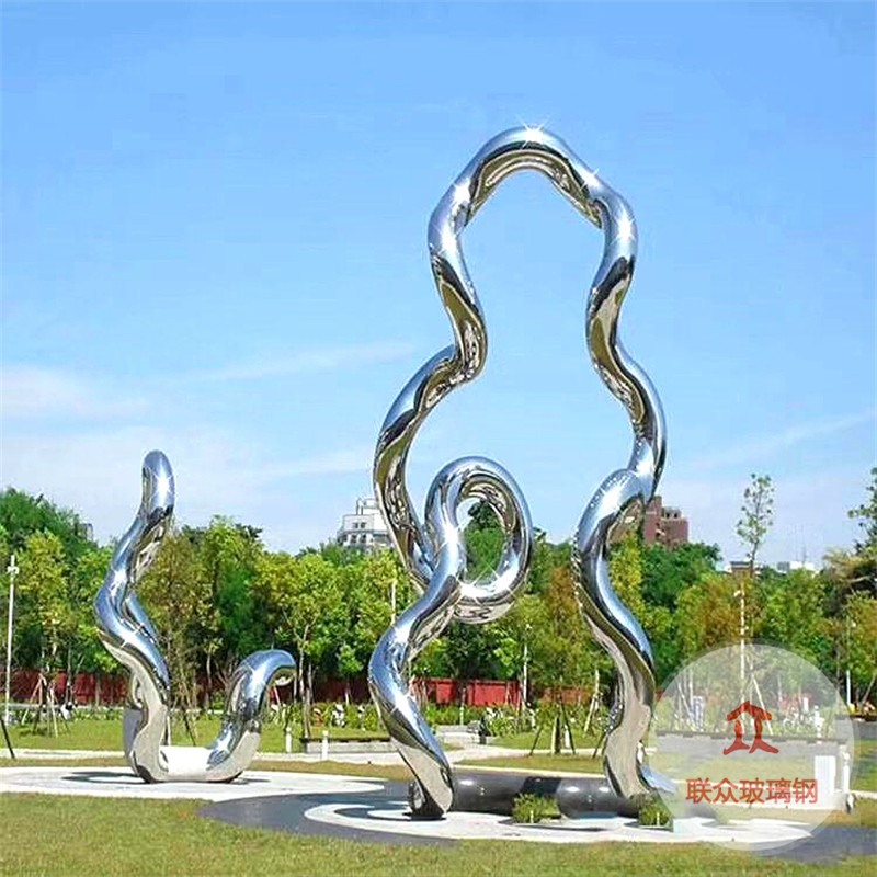 大型卡通几何熊猫玻璃钢雕塑动物摆件户外园林景观不锈钢雕塑厂家