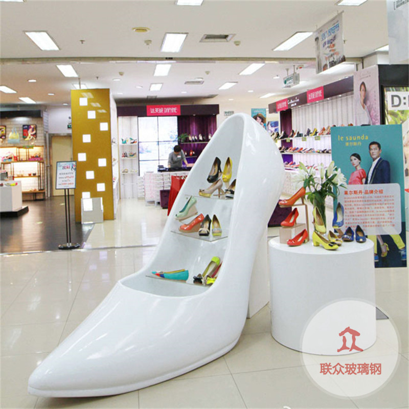 网红打卡奶茶店装饰布朗熊可妮兔雕塑大型公园咖啡店商场美陈摆件